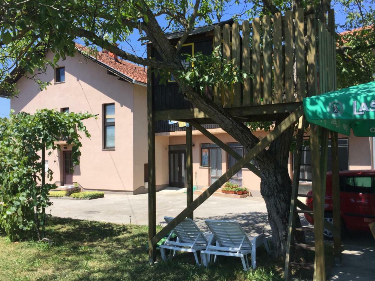Apartment Карловац Екстериор снимка